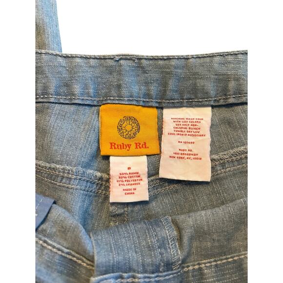 Ruby Rd. Capri Women's Beaded Hem Denim Pants Size 8 Blue Jeans Light Wash - Picture 3 of 9